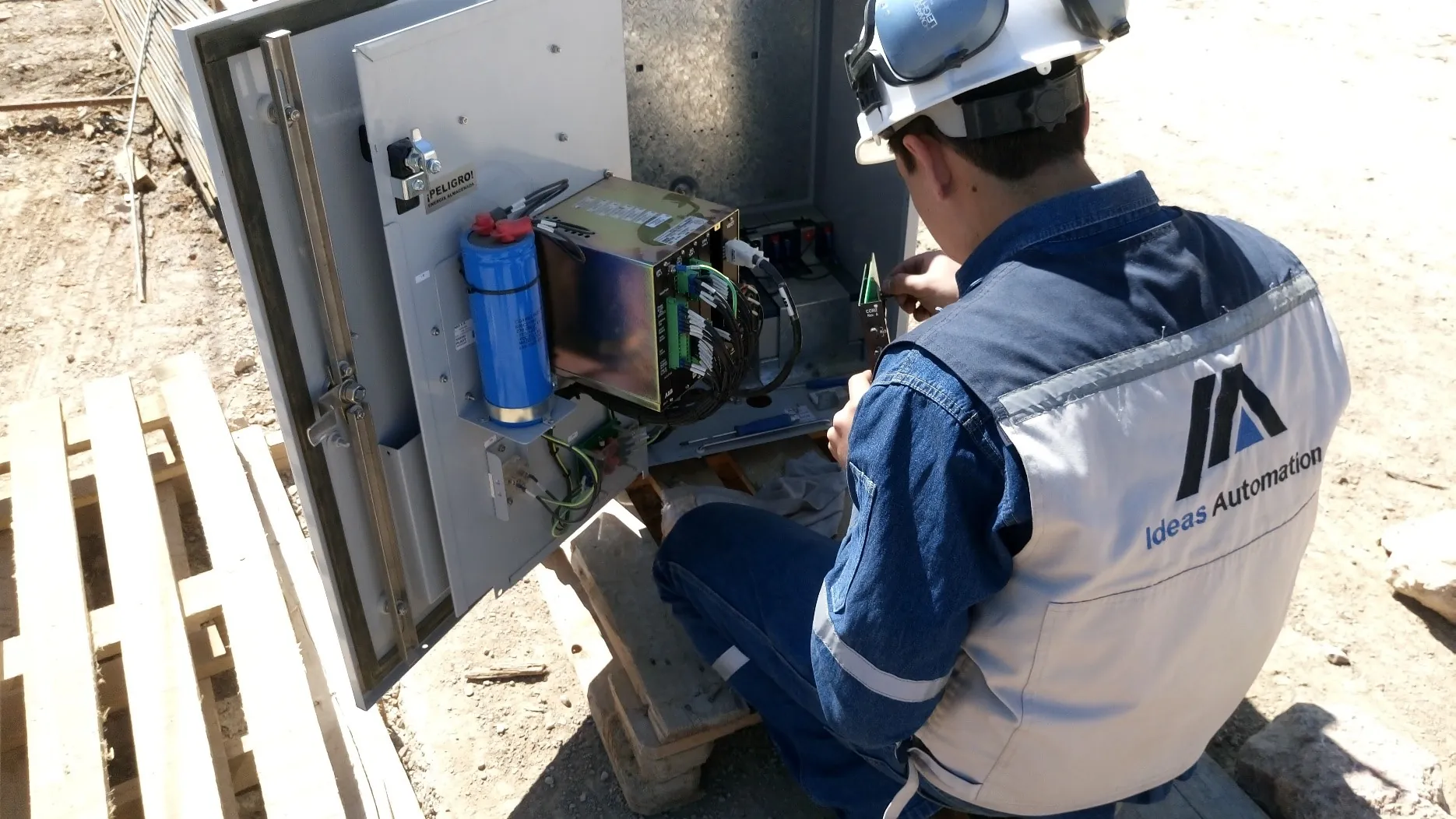 Montaje de Subestación de 2MVA y Sistema Eléctrico MT/BT para Ampliación de COBOCE Cerámica